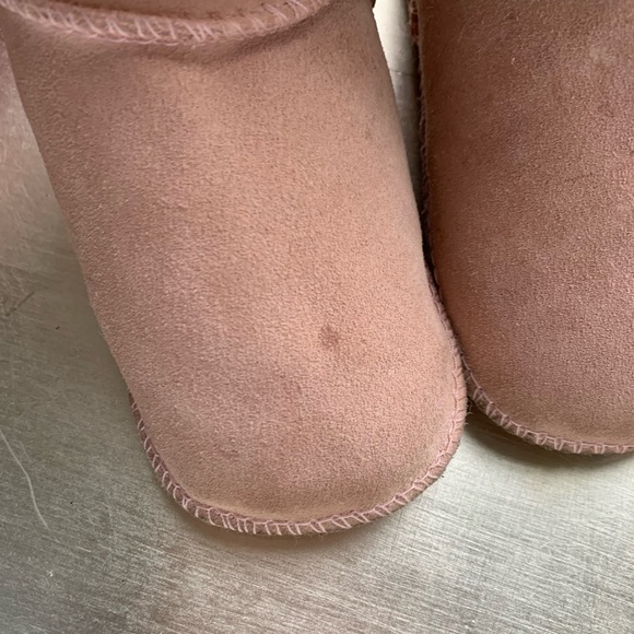 UGG pink suede Erin toddler booties - Picture 12 of 15